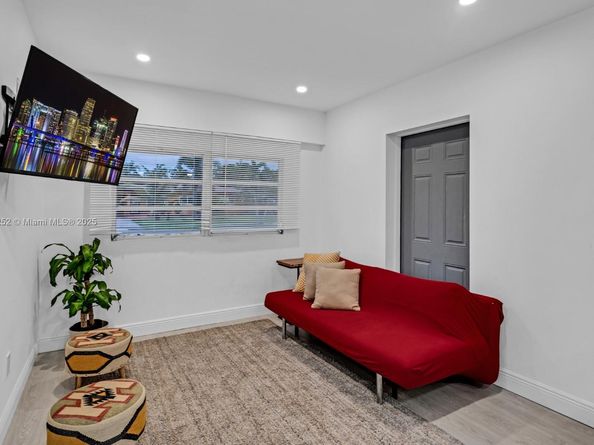 1165 SW 4th Ter, Pompano Beach FL 33060