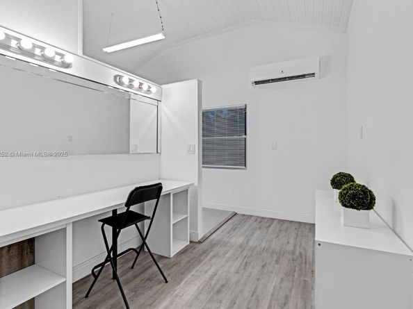 1165 SW 4th Ter, Pompano Beach FL 33060