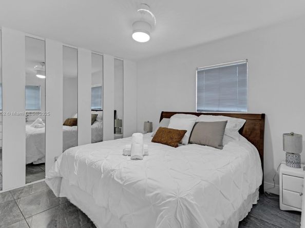 1165 SW 4th Ter, Pompano Beach FL 33060