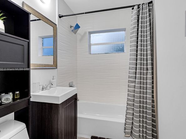 1165 SW 4th Ter, Pompano Beach FL 33060