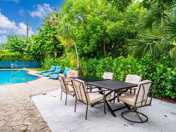 1165 SW 4th Ter, Pompano Beach FL 33060