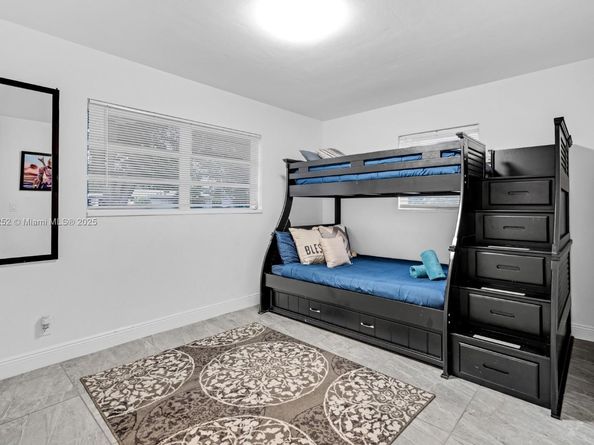 1165 SW 4th Ter, Pompano Beach FL 33060