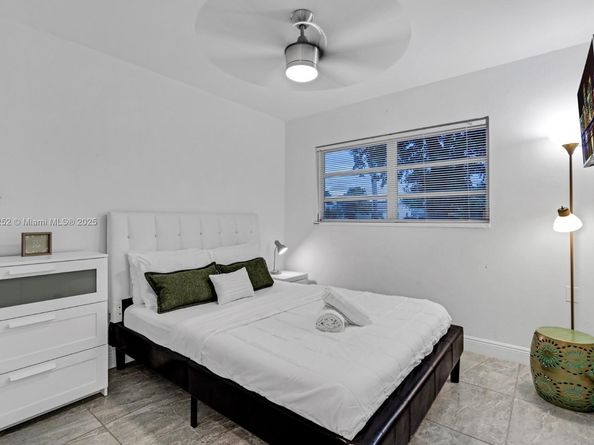 1165 SW 4th Ter, Pompano Beach FL 33060