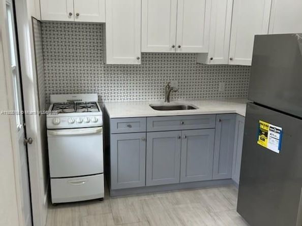 7710 Carlyle Ave, Miami Beach FL 33141