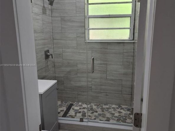 7710 Carlyle Ave, Miami Beach FL 33141