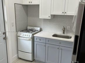 7710 Carlyle Ave, Miami Beach FL 33141