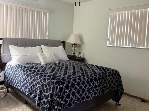 10240 SW 160th Ter, Miami FL 33157
