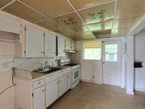 410 NW 52 St, Oakland Park FL 33309