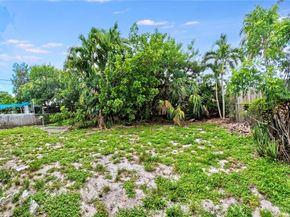 410 NW 52 St, Oakland Park FL 33309