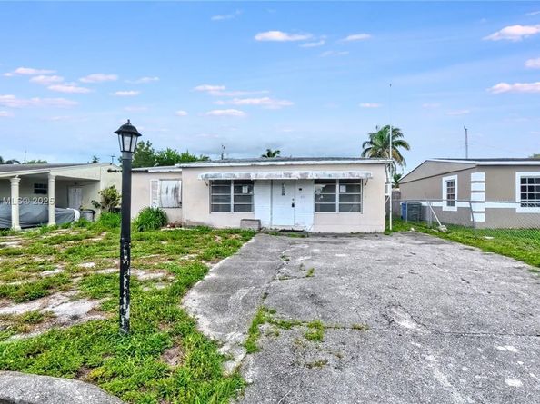 410 NW 52 St, Oakland Park FL 33309