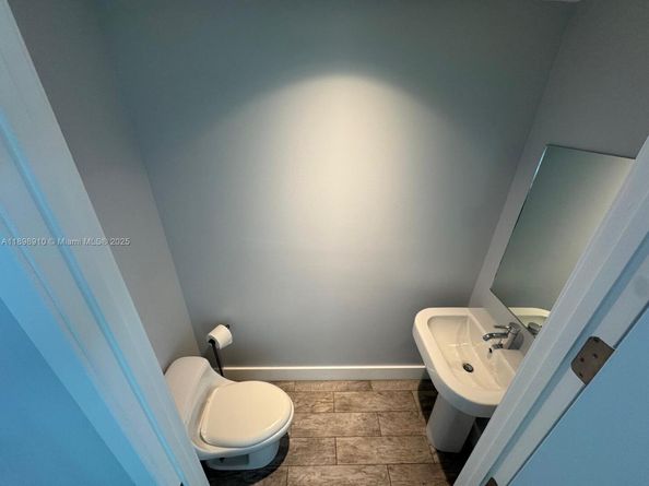 1040 Biscayne Blvd 1106, Miami FL 33132