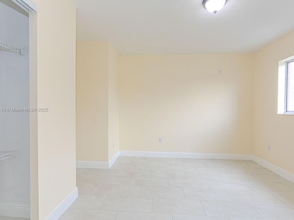 5698 W 25th Ct 5698, Hialeah FL 33016