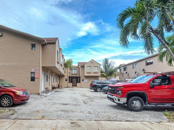 5698 W 25th Ct 5698, Hialeah FL 33016