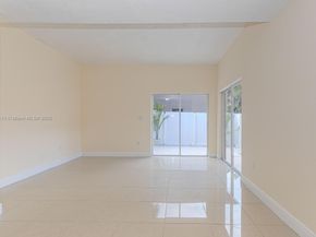 5698 W 25th Ct 5698, Hialeah FL 33016