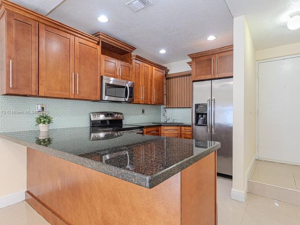 5698 W 25th Ct 5698, Hialeah FL 33016