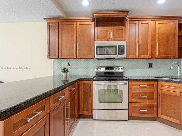 5698 W 25th Ct 5698, Hialeah FL 33016