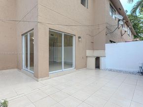 5698 W 25th Ct 5698, Hialeah FL 33016