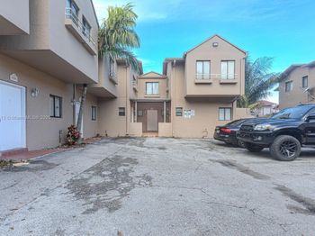5698 W 25th Ct