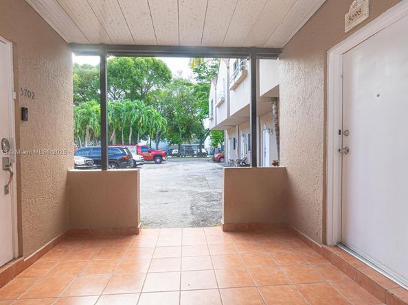 5698 W 25th Ct 5698, Hialeah FL 33016