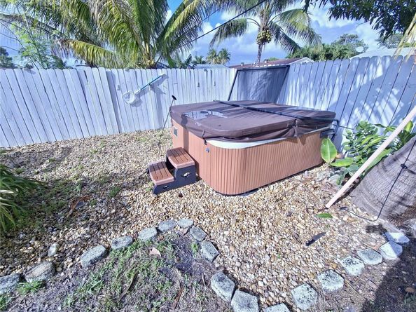 1720 SW 64th Ave, North Lauderdale FL 33068