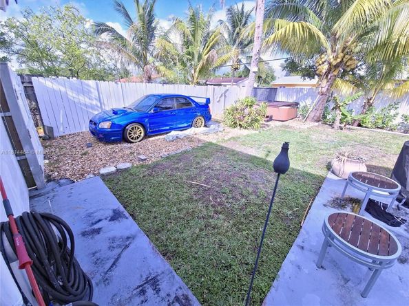 1720 SW 64th Ave, North Lauderdale FL 33068