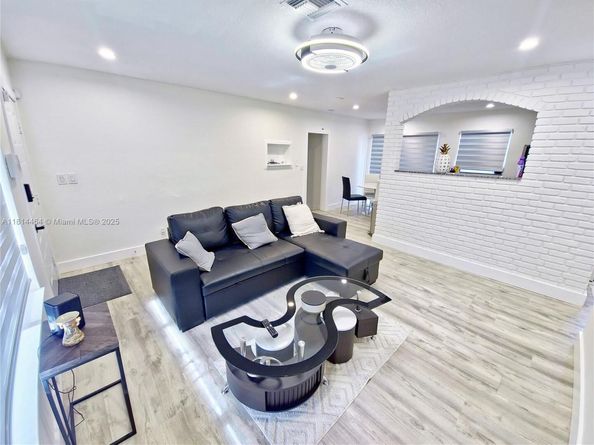 1720 SW 64th Ave, North Lauderdale FL 33068