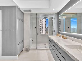 21200 Point Pl 1503 S.E Corner Turn Key, Aventura FL 33180