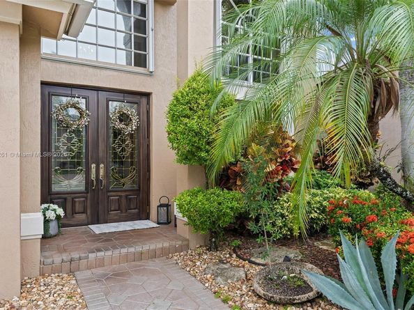 5920 NW 54th Cir, Coral Springs FL 33067