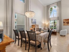 5920 NW 54th Cir, Coral Springs FL 33067