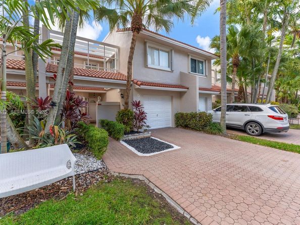 5208 NW 103rd Ave, Doral FL 33178