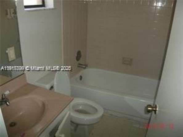 1318 White Pine Dr, Wellington FL 33414