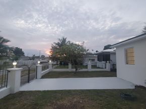 2951 NW 49th St, Miami FL 33142