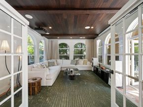130 NE 45th St, Miami FL 33137