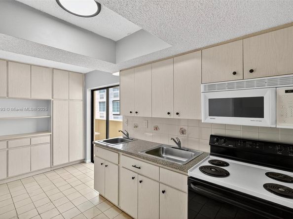 2924 Collins Avenue 501, Miami Beach FL 33140