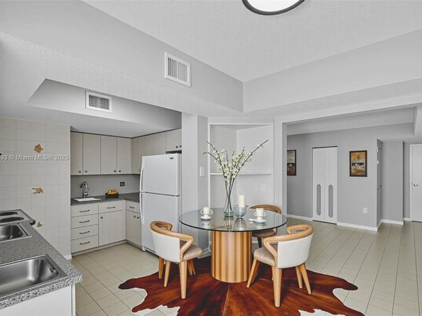 2924 Collins Avenue 501, Miami Beach FL 33140