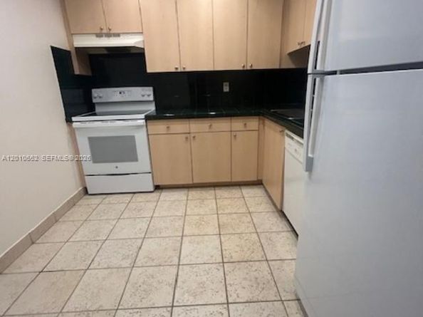 7740 Camino Real G306, Miami FL 33143