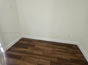 1717 NW 69th St, Miami FL 33147