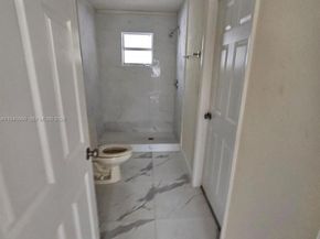 1717 NW 69th St, Miami FL 33147