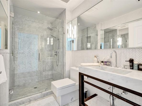 900 Biscayne Blvd 6107, Miami FL 33132