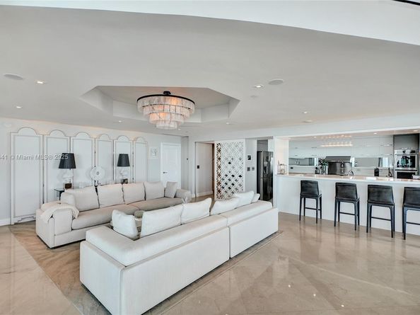 900 Biscayne Blvd 6107, Miami FL 33132