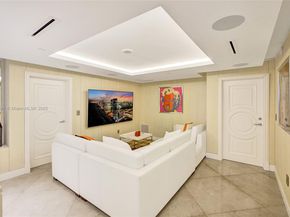 900 Biscayne Blvd 6107, Miami FL 33132