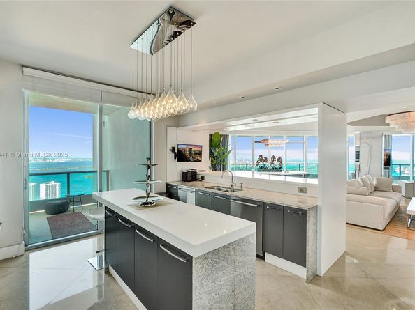 900 Biscayne Blvd 6107, Miami FL 33132