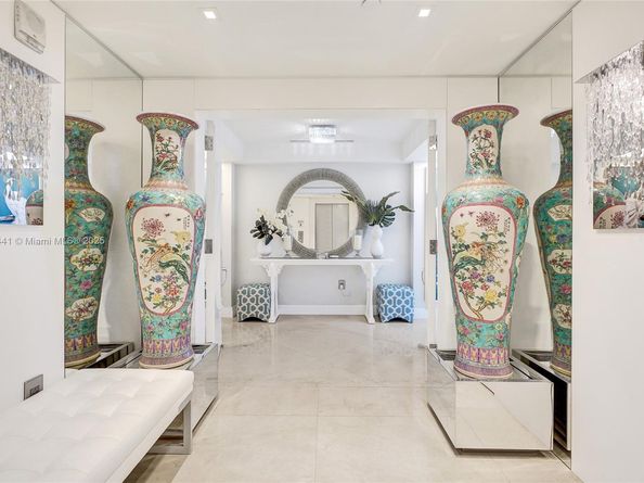 900 Biscayne Blvd 6107, Miami FL 33132