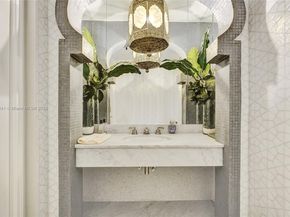 900 Biscayne Blvd 6107, Miami FL 33132