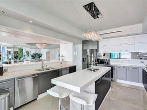 900 Biscayne Blvd 6107, Miami FL 33132