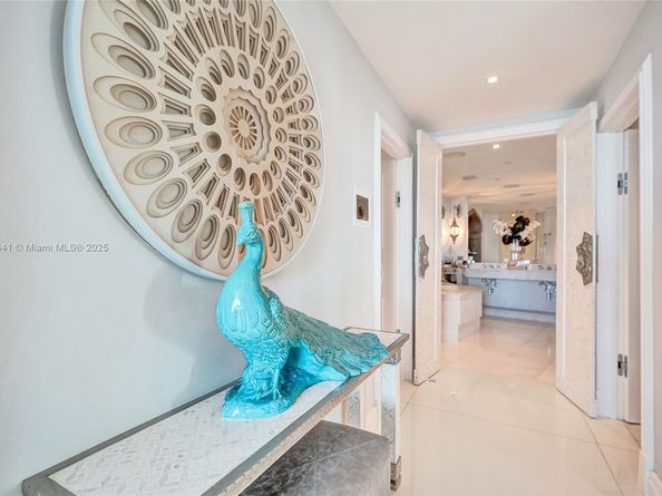 900 Biscayne Blvd 6107, Miami FL 33132