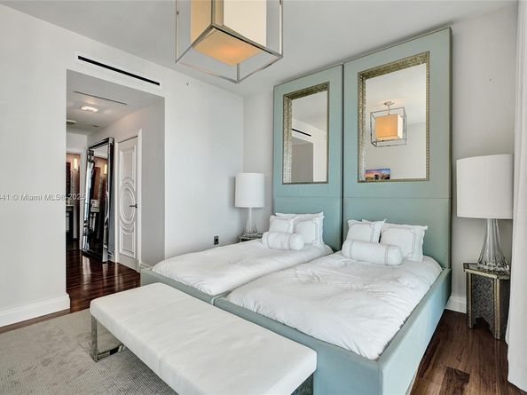 900 Biscayne Blvd 6107, Miami FL 33132