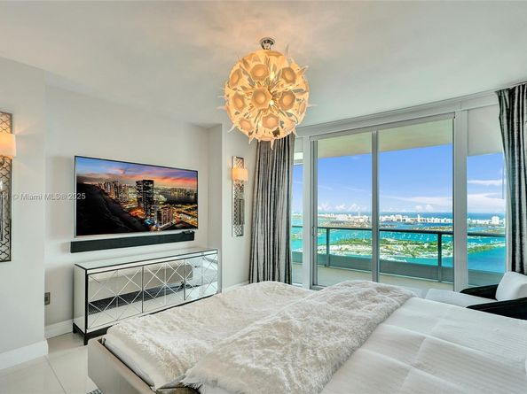 900 Biscayne Blvd 6107, Miami FL 33132