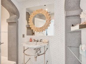 900 Biscayne Blvd 6107, Miami FL 33132