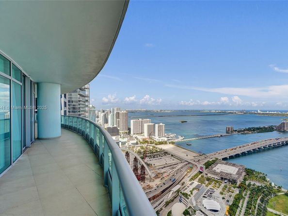 900 Biscayne Blvd 6107, Miami FL 33132